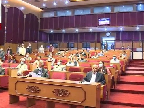 दुई विधेयक टेबुल