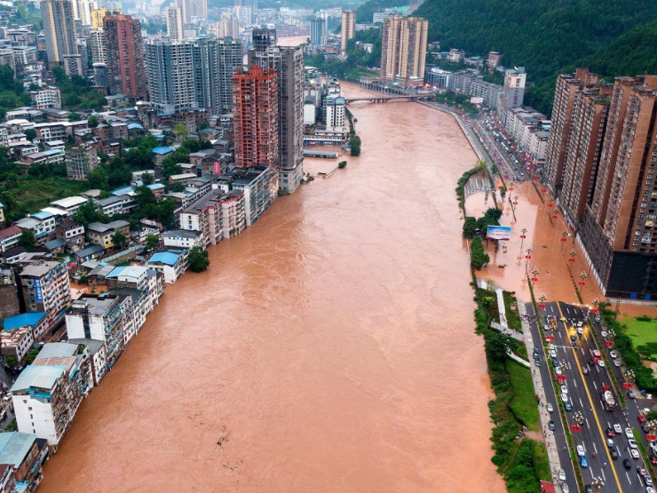 चीनको सिचुवानमा पहिरो जाँदा थुप्रै बेपत्ता