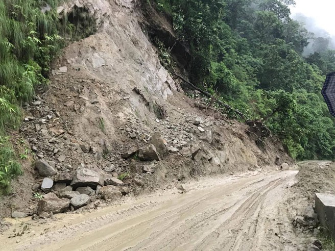 अवरुद्ध सिद्धार्थ राजमार्ग खुल्यो