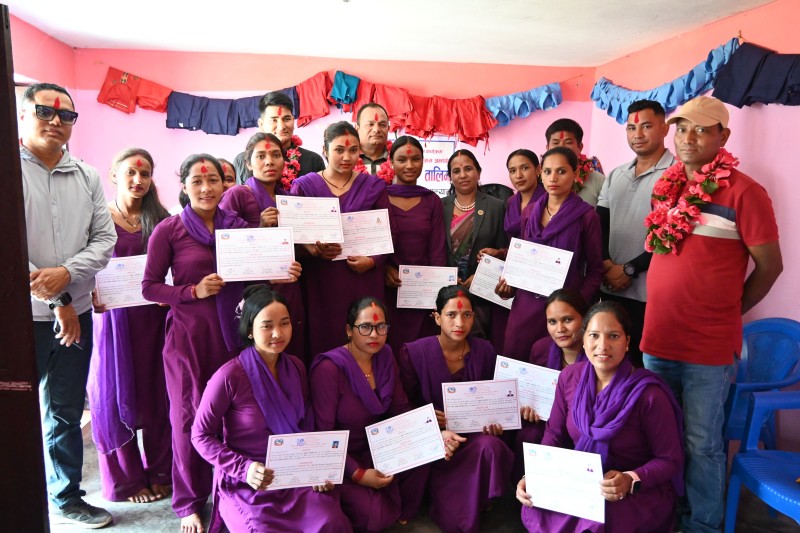 सल्यानमा दलित महिलालाई एडभान्स सिलाइ तालिम