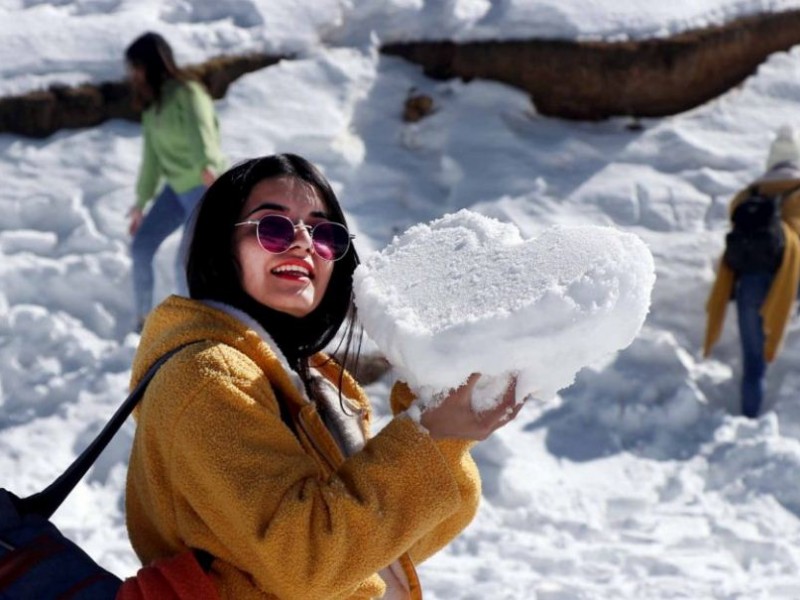 हिउँ खेल्न आन्तरिक तथा बाह्य पर्यटकको भिड