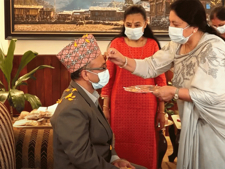 राष्ट्रपतिद्वारा भाइ डेगेन्द्रलाई टीका