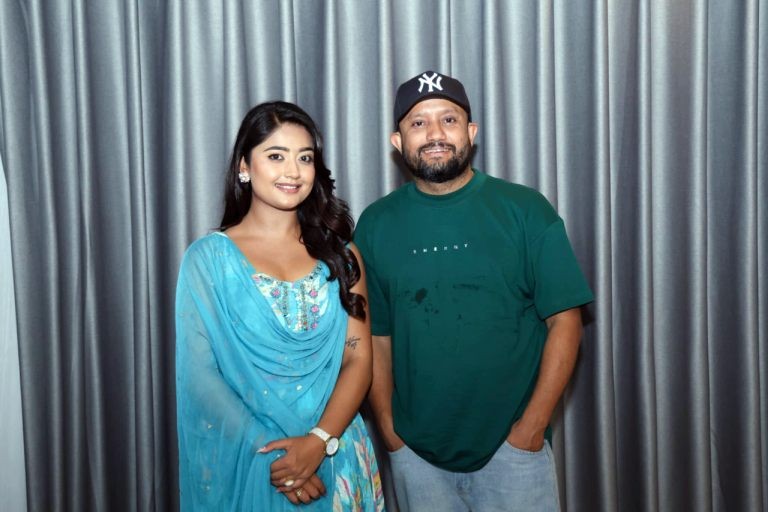 मोडल उषा उप्रेती ‘आ बाट आमा’मा अनुबन्धित