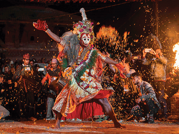 कात्तिक नाचअन्तर्गत देवी प्याखँ मञ्चन हुँदै