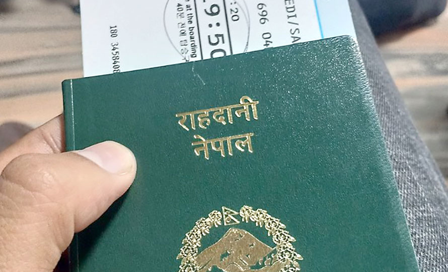 कर्णालीबाट वैदेशिक रोजगारीमा जानेको सङ्ख्या बढ्दै