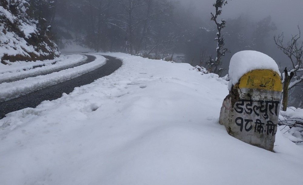 हिमपातले अवरुद्ध जयपृथ्वी राजमार्ग चार दिनपछि खुल्यो