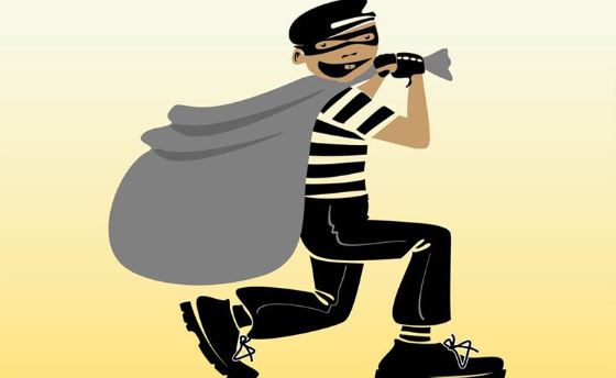 धुम्बाराहीमा साढे ३ लाखको चोरी