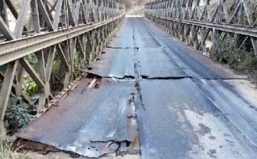 जीर्ण पुलका कारण आवतजावतमा समस्या 