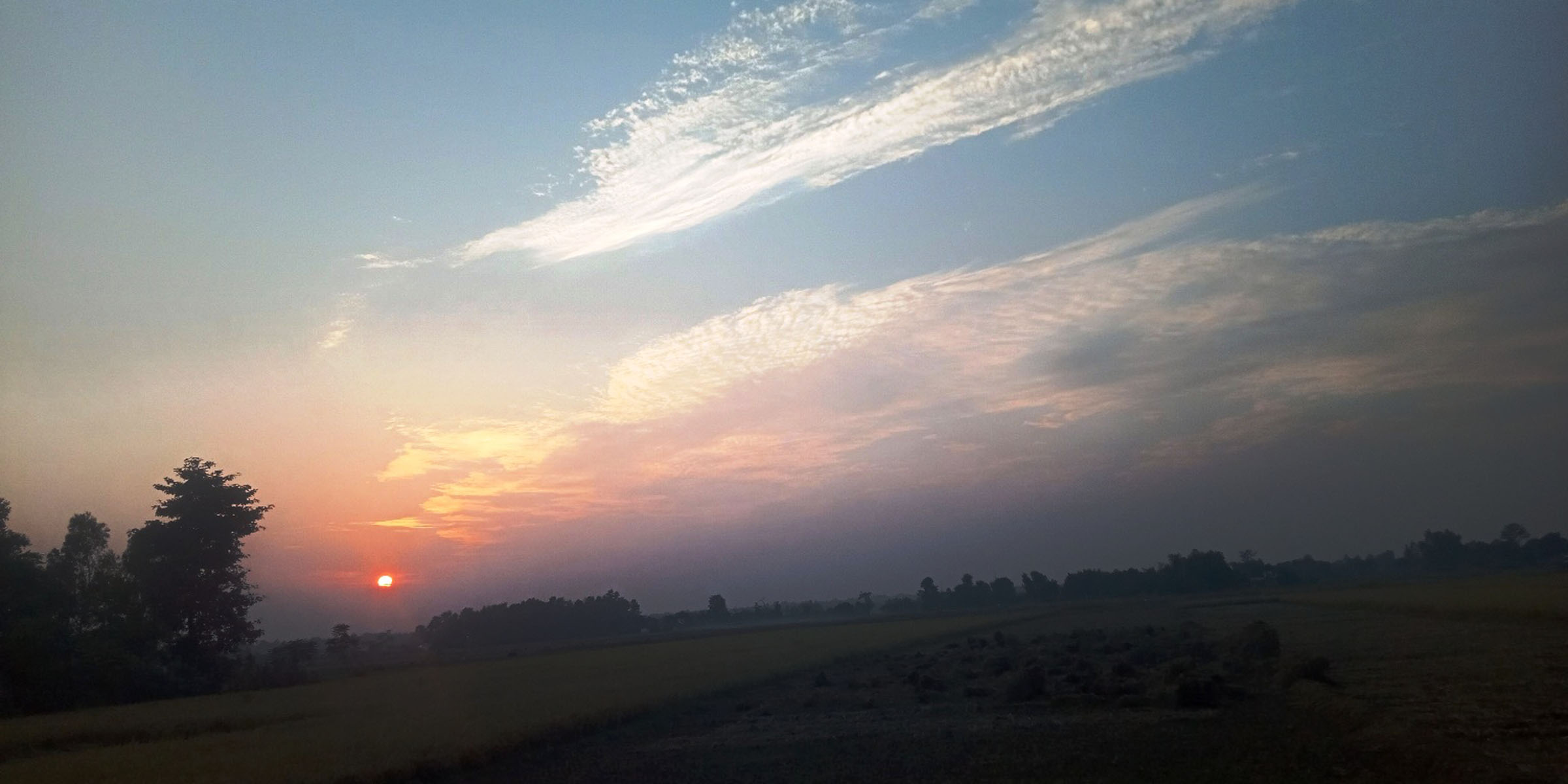 अस्ताउदै गरेको सूर्य 