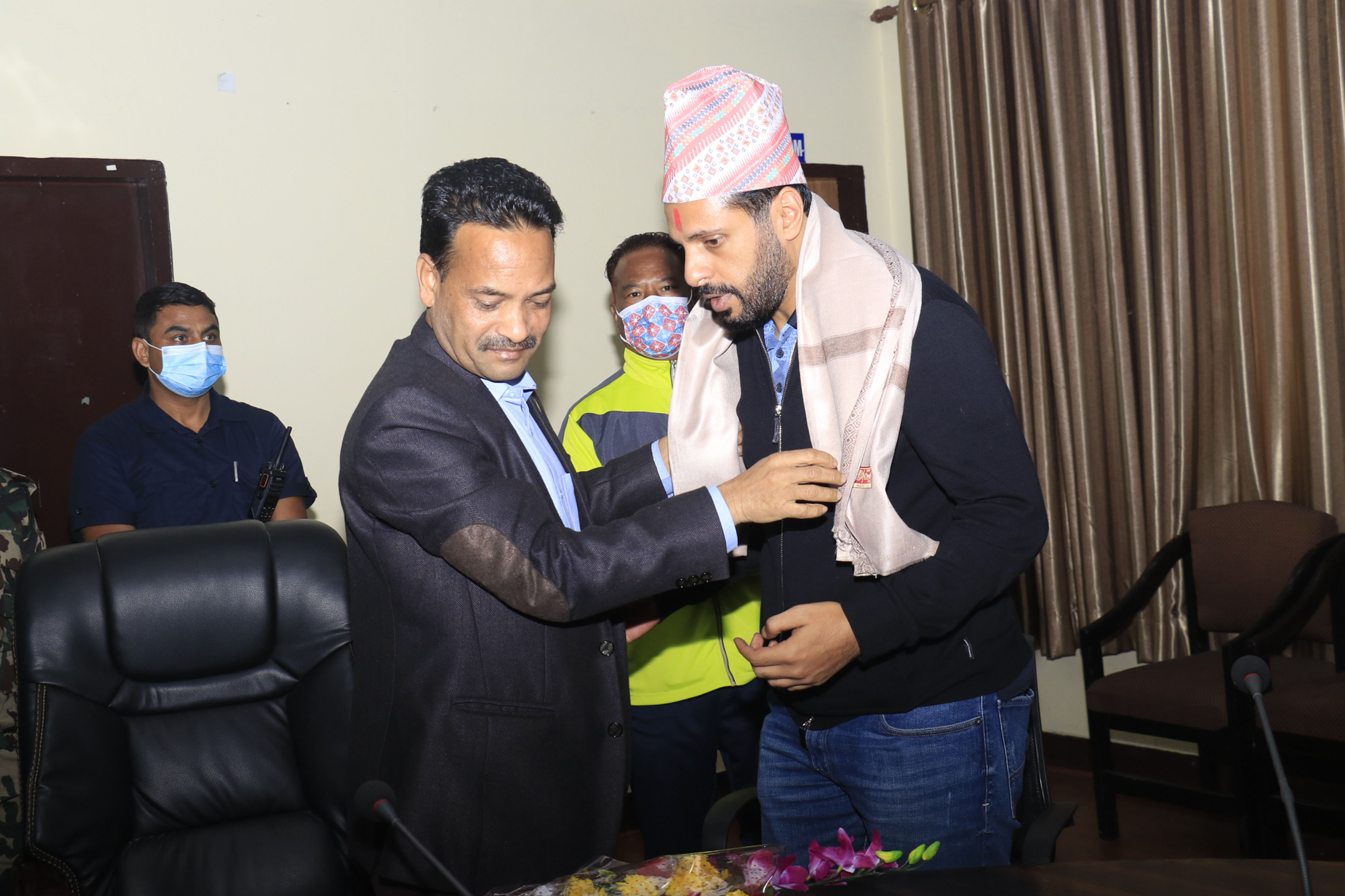 नेपाली राष्ट्रिय फुटबल टिमका मुख्य प्रशिक्षक अल्मुताइरीलाई सम्मान