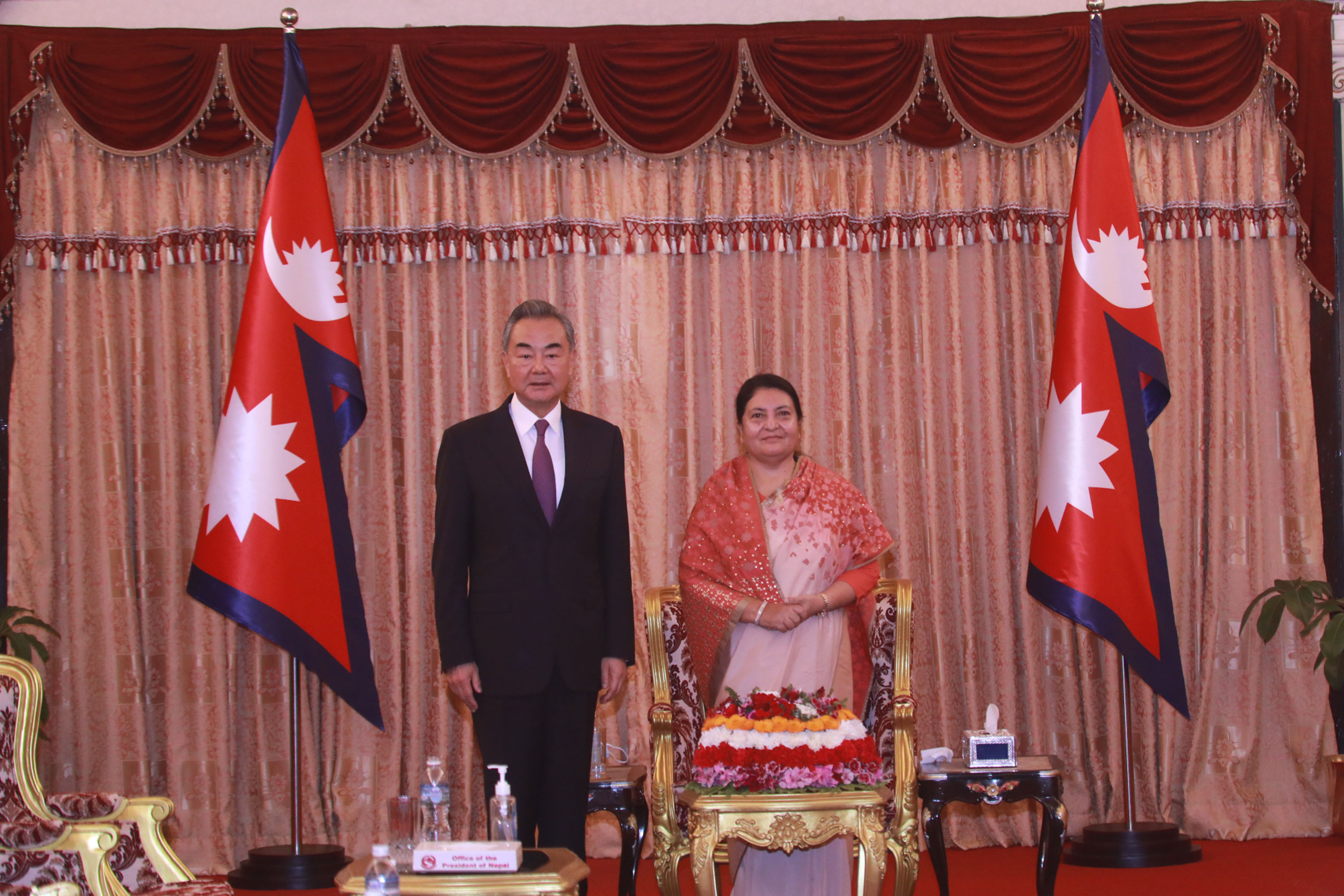 राष्ट्रपतिसँग चिनियाँ विदेशमन्त्रीको शिष्टाचार भेट