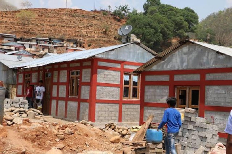 ८४ प्रतिशत घर पुन: निर्माण