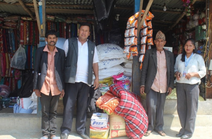 आगलागी पीडित परिवारलाई राहत वितरण