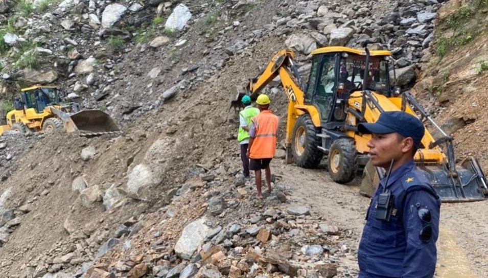 कर्णाली राजमार्ग एकतर्फी सञ्चालनमा