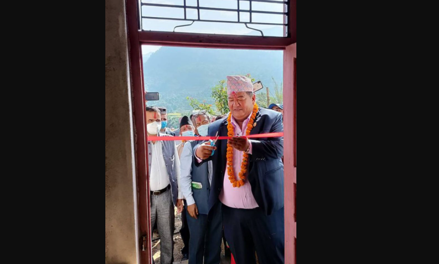 सहिदको स्मृतिमा भवन निर्माण, मन्त्री श्रेष्ठद्वारा उद्घाटन