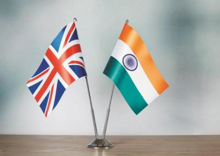 बेलायतका नौसेना प्रमुख एडमिरल र भारतीय समकक्षी बीच भेटवार्ता