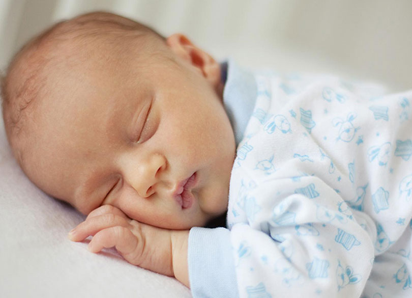 नवजात शिशु लिइ सडकमा बस्नुपर्दा ...