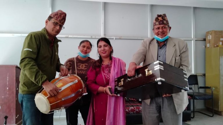 मन्दिरलाई बाजा सामग्री