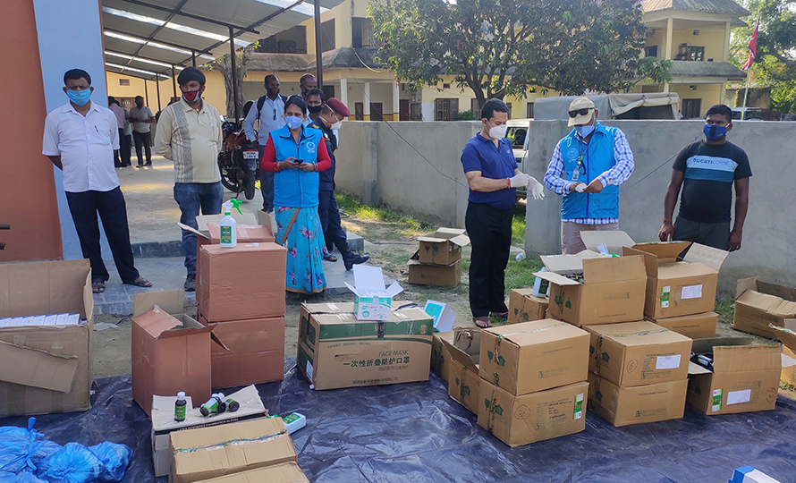 स्थानीय तहलाई स्वास्थ्य सामग्री वितरण