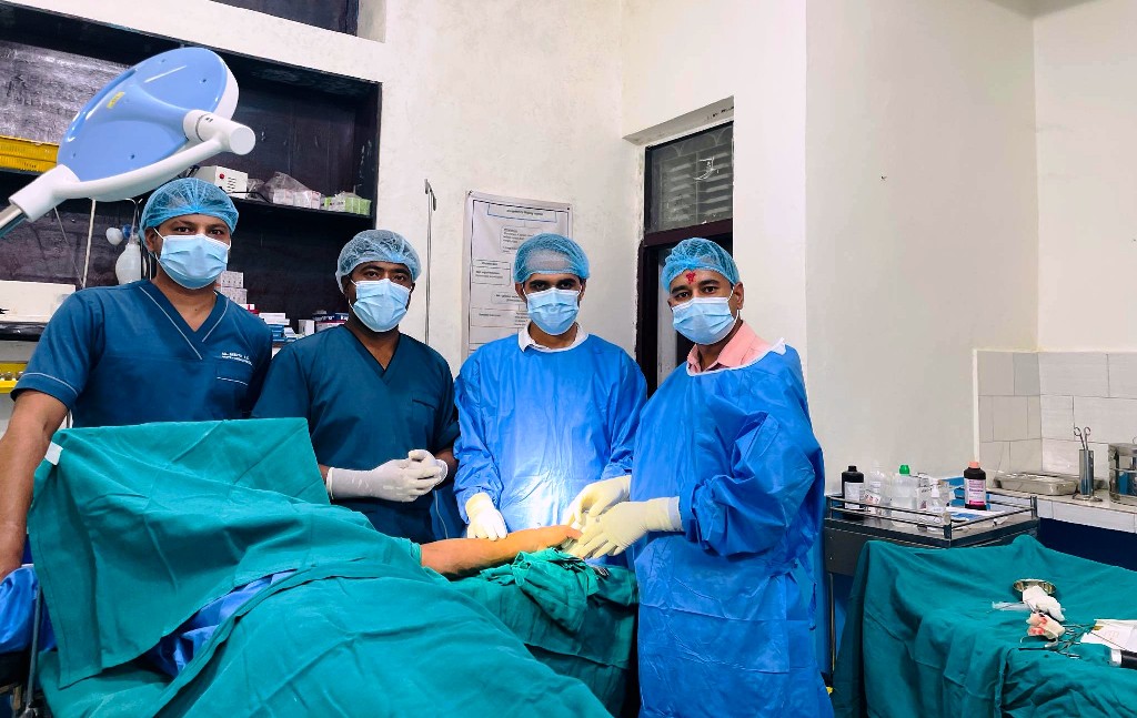 दैलेखको दुल्लुमा तीन दिने निःशुल्क विशेषज्ञ स्वास्थ्य शिविर