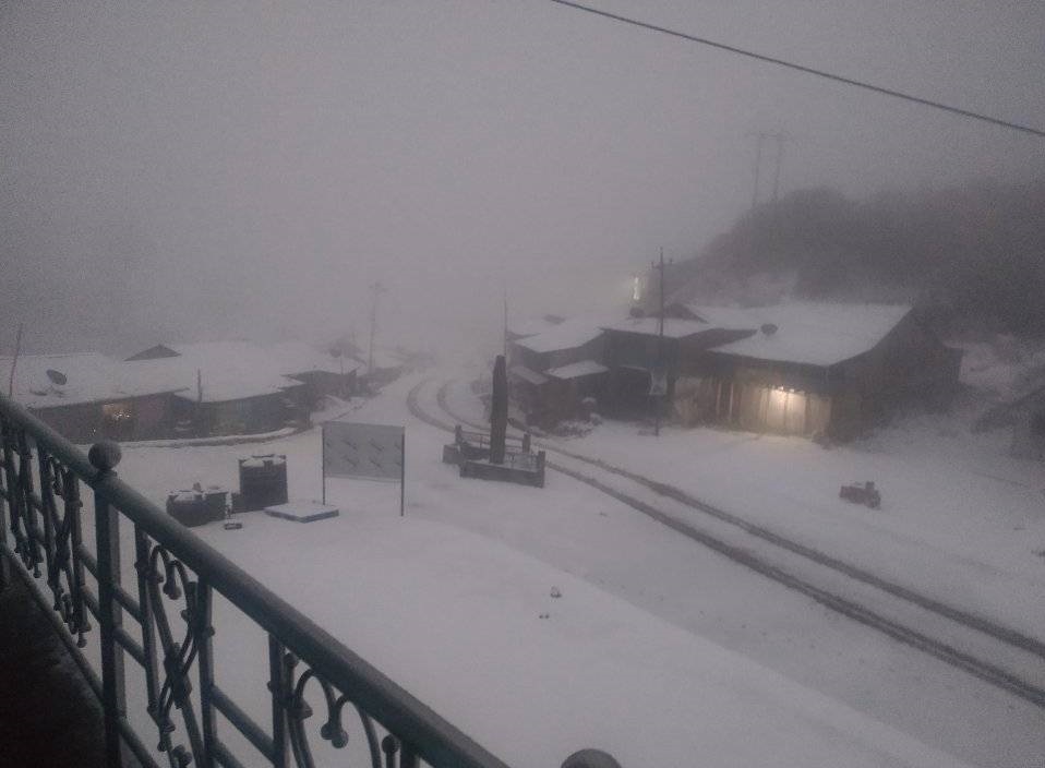 सीमभञ्ज्याङमा यातायात अवरुद्ध