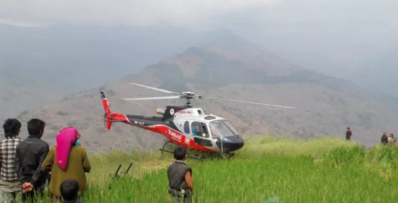 डाँडापारिमा बिरामी परे हेलिकप्टरको भर