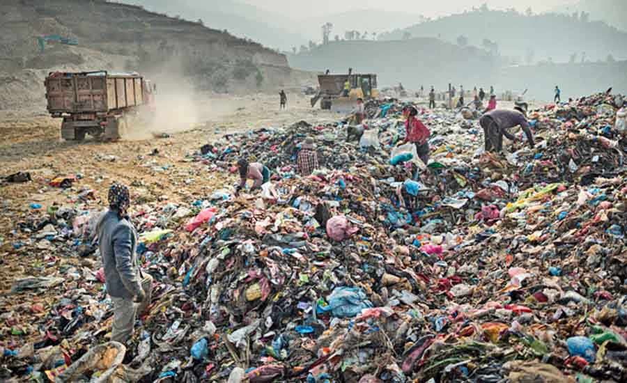 वैकल्पिक बाटो नहुँदा बन्चरेडाँडामा फोहर व्यवस्थापन गर्न समस्या 