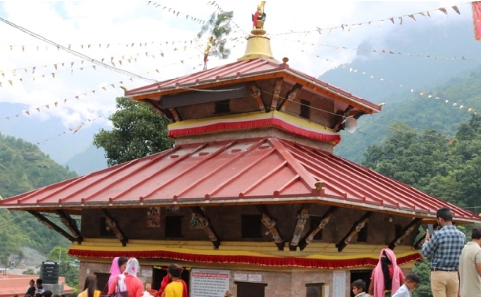 गलेश्वर मन्दिरमा पित्तलको छाना