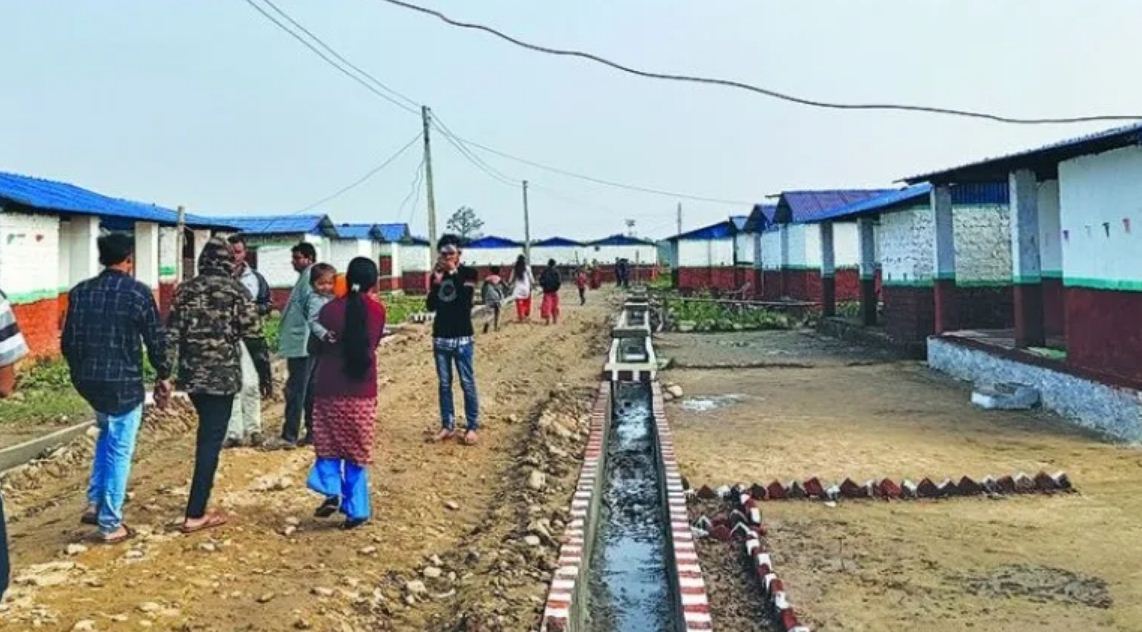 सरकारले बनाएका घरमा मुक्त हलियाले बस्न नमान्दा समस्या