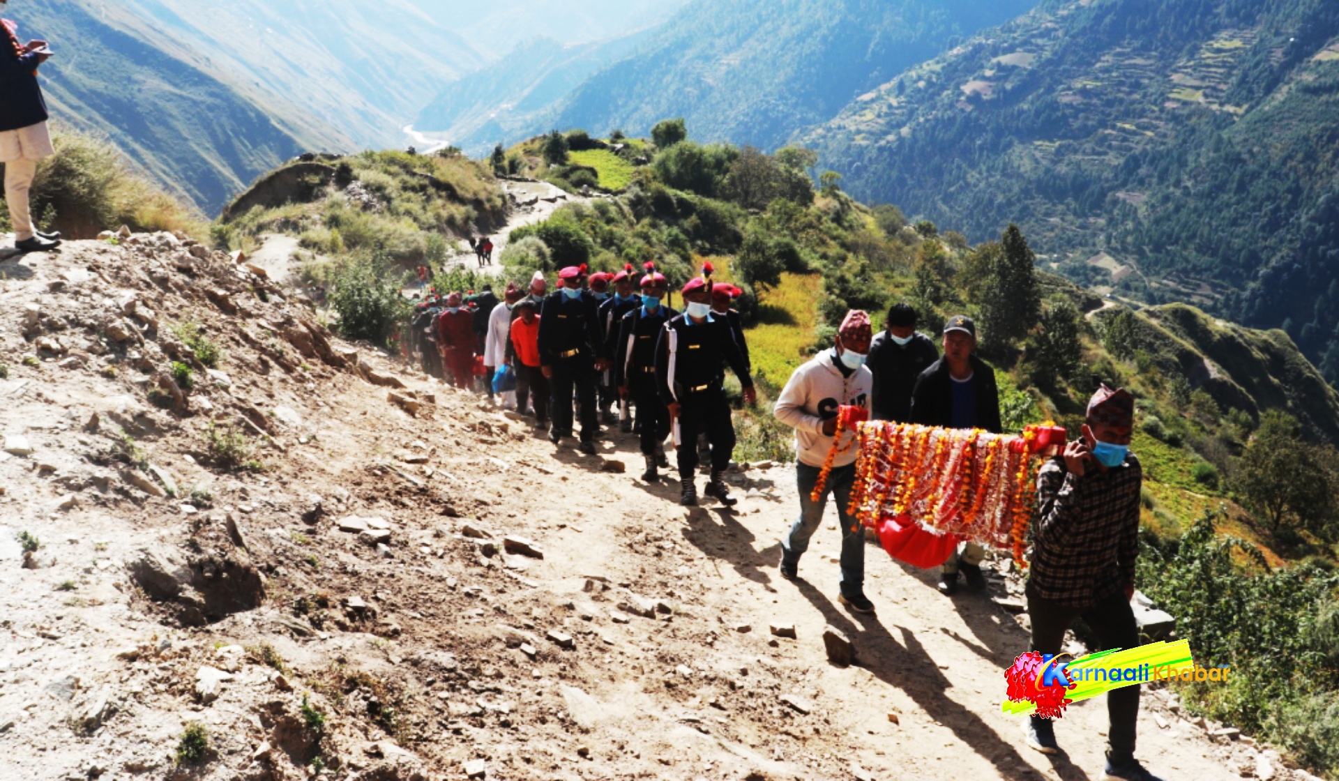 हुम्लामा यसरी भित्र्याइयो दसैंको फूलपाती