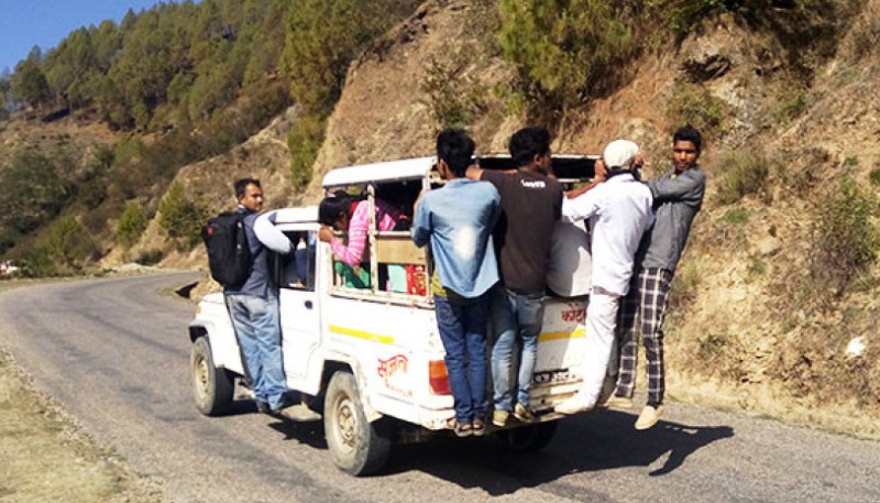 सिकारु चालकको मनोमानी 