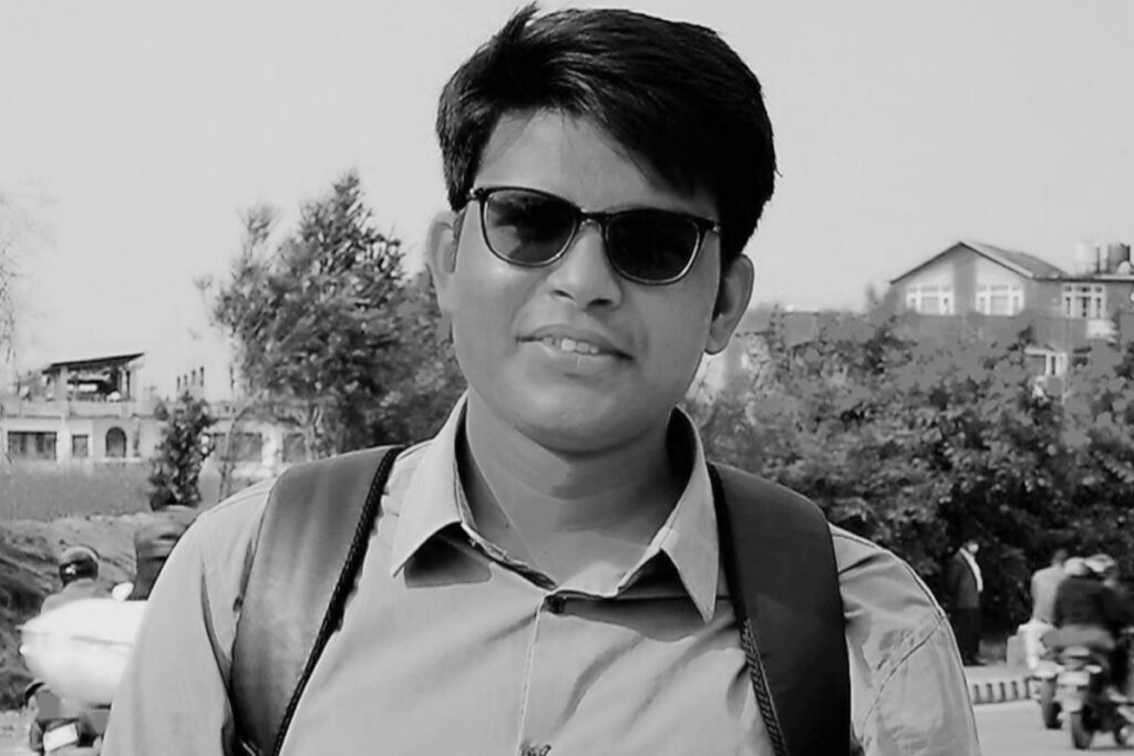 पत्रकार एलबी विश्वकर्माको परिवारलाई मन्त्री झाँक्रीको आर्थिक सहयोग