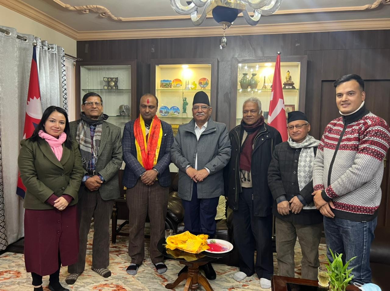 एमाले परित्याग गरि माओवादी केन्द्रमा प्रवेश