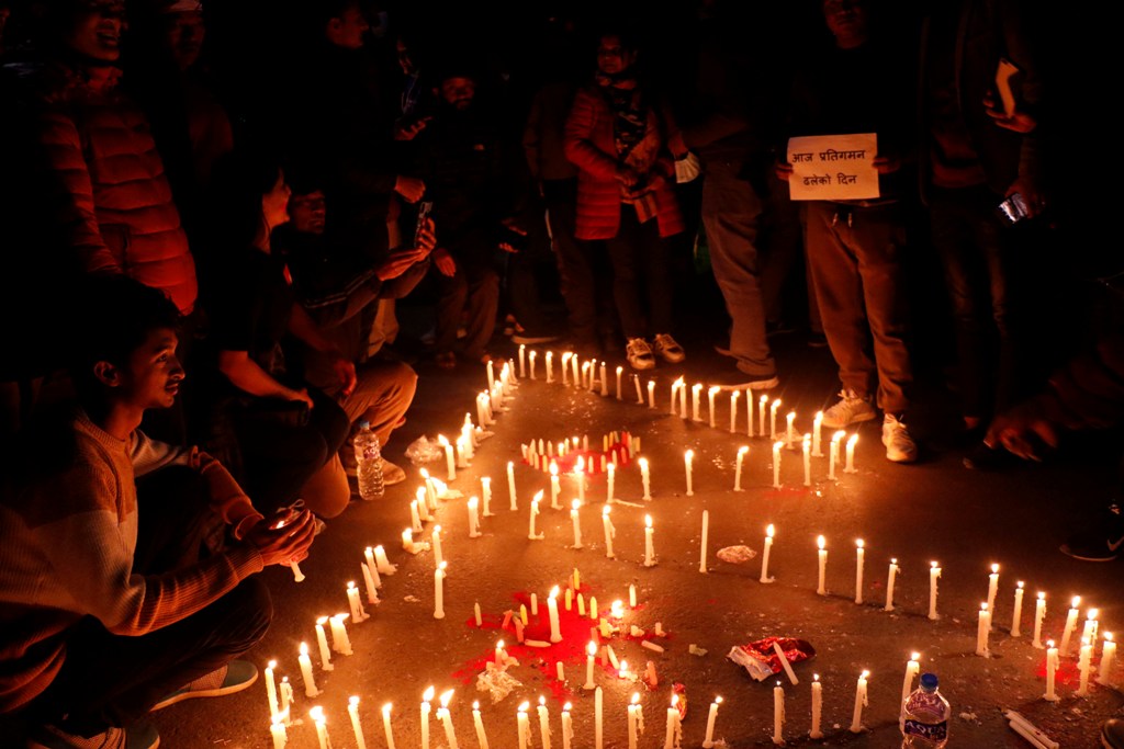 नेपाल सम्वत् ११४२ को उपलक्ष्यमा मैनबत्ती र्याली