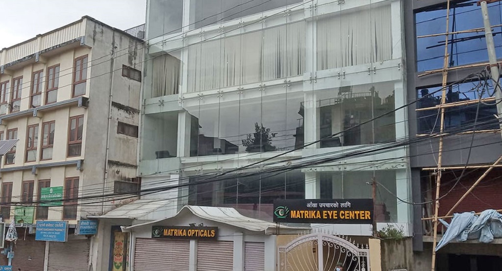 आँखा उपचार केन्द्रमा शंकास्पद वस्तु भेटिए