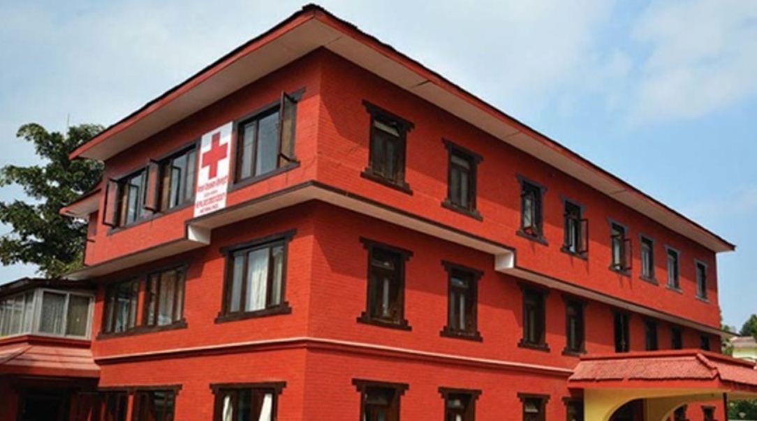 रेडक्रसद्धारा अग्नी पीडितलाई राहत 