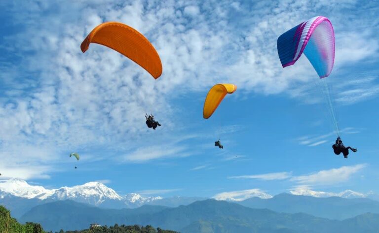 जुम्लाको गुठीचौरमा प्याराग्लाइडिङ महोत्सव