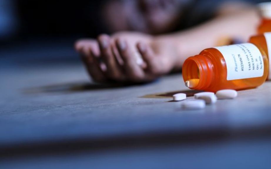 विषादी सेवन गर्दा दैलेखमा एक महिलाको मृत्यु