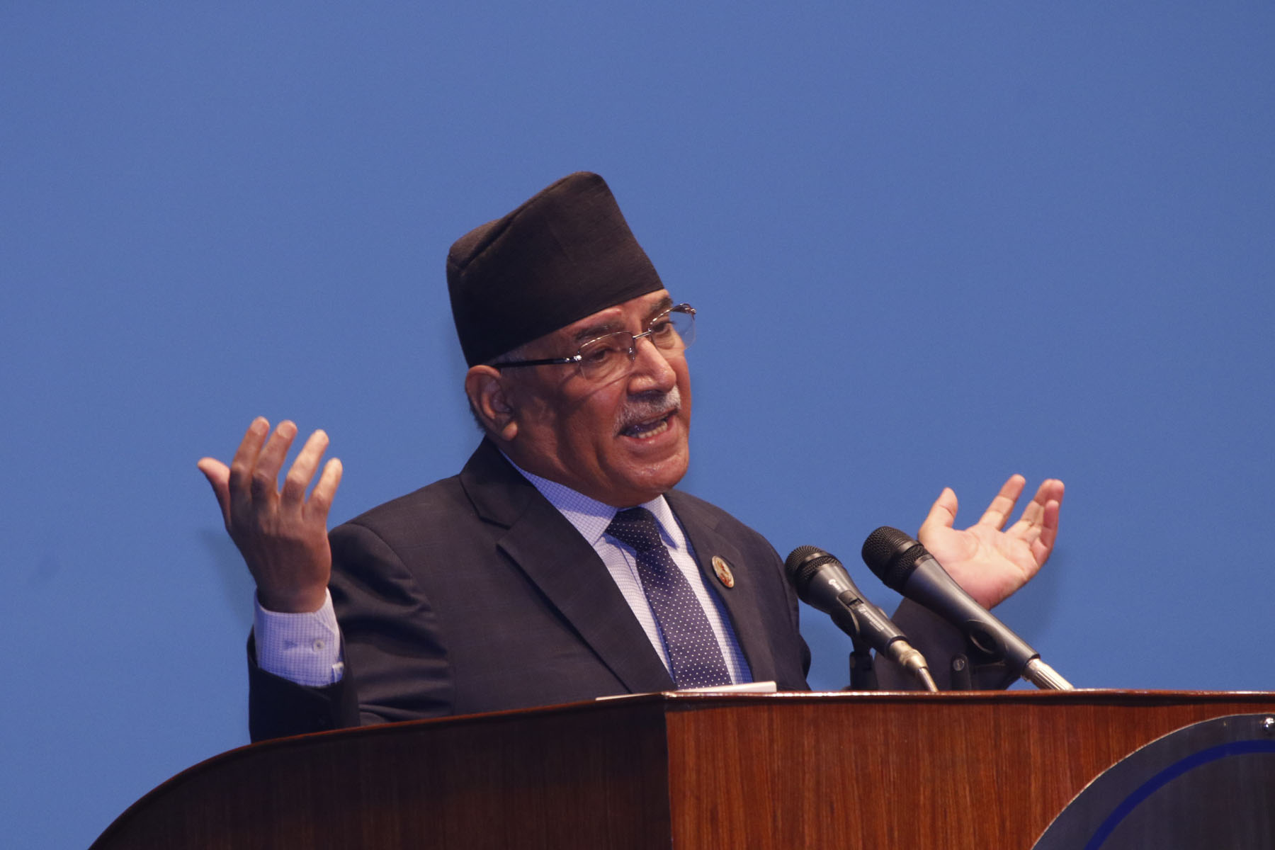 माओवादी आगोसँग नखेल्न ओलीलाई कडा चेतावनी