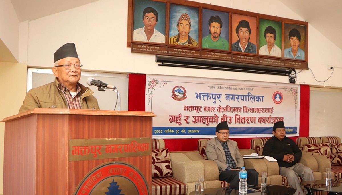 उन्नत् जातको गहुँ र आलुको बीऊ वितरण