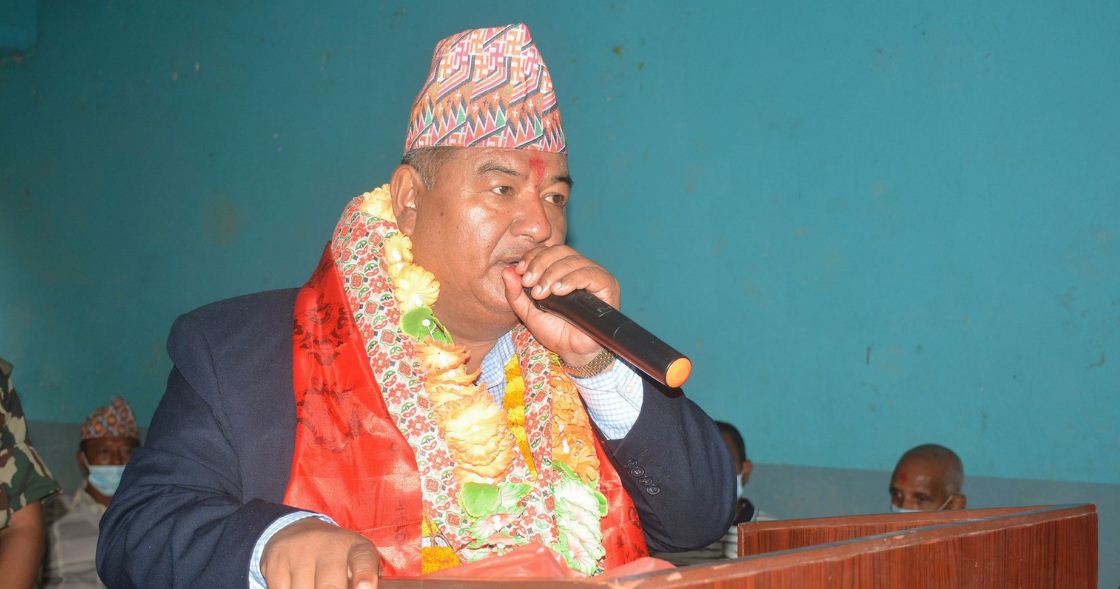 जनताको काममा ढिलासुस्ती नगर्न श्रममन्त्री श्रेष्ठको निर्देशन