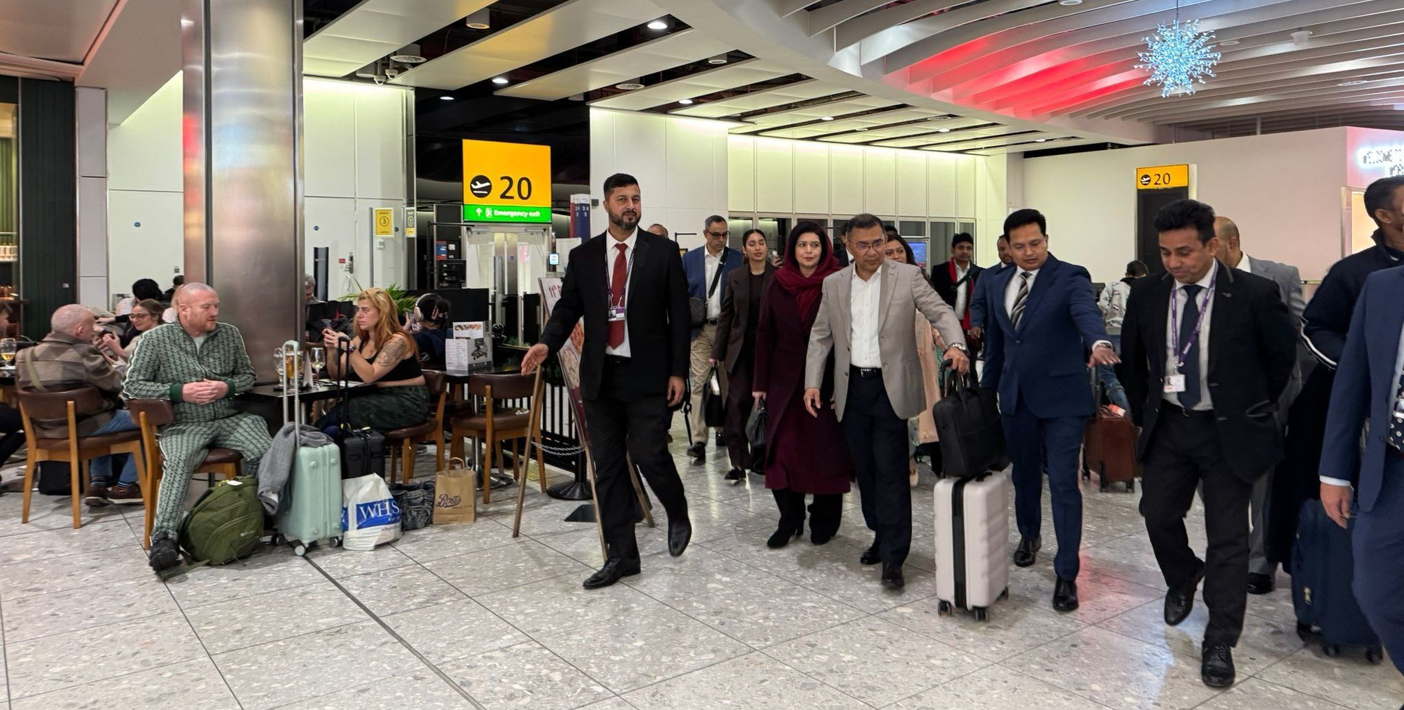 १७ वर्षपछि तारिक रहमानको स्वदेश फिर्ती