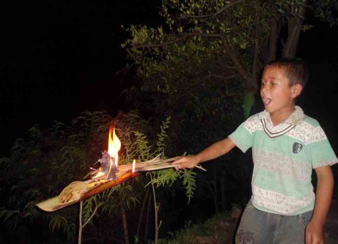 लुतो फाल्ने पर्व उल्लासमय मनाइँदै